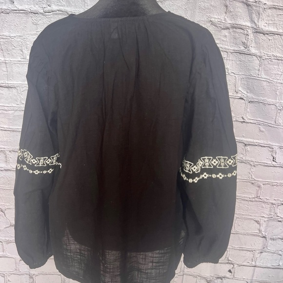 Old Navy embroidered poet black blouse medium - Picture 2 of 8
